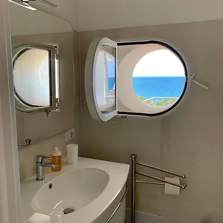 Ξενοδοχείο με διαμερίσματα Maris