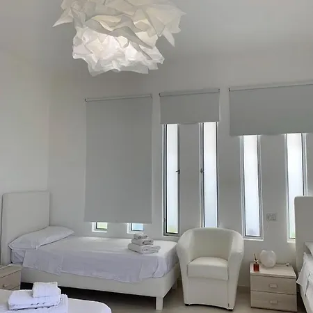 Maris Ξενοδοχείο με διαμερίσματα 4*