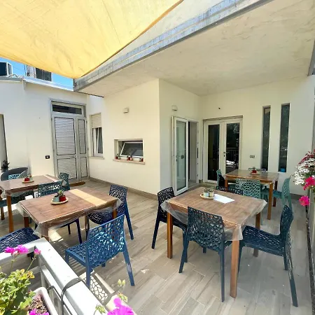 Maris Ξενοδοχείο με διαμερίσματα 4*