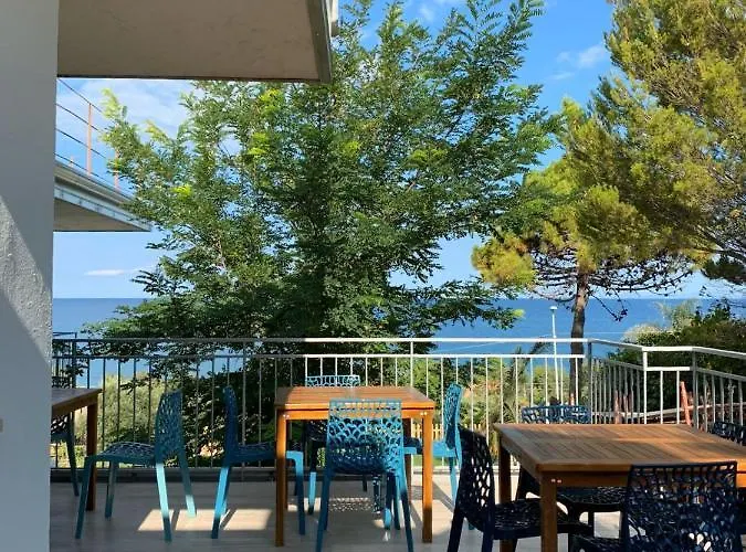 アパートホテル Maris アグローポリ