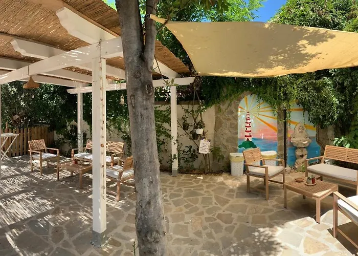 Maris アパートホテル